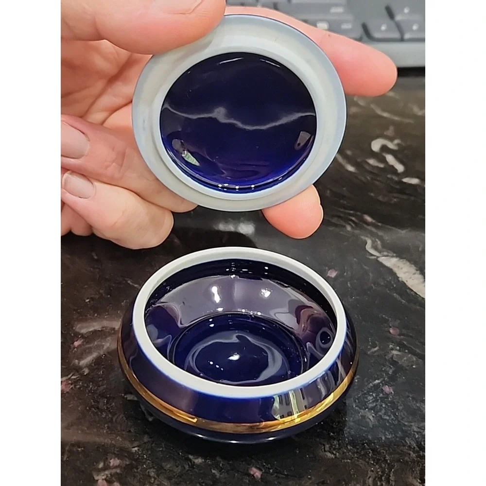 LIMOGES TRINKET BOX COBALT BLUE AND GOLD ANTIQUE LA REINE PORCELAIN Jewelry Box